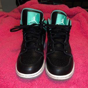 “Green Glow” Air Jordan 1 ’89